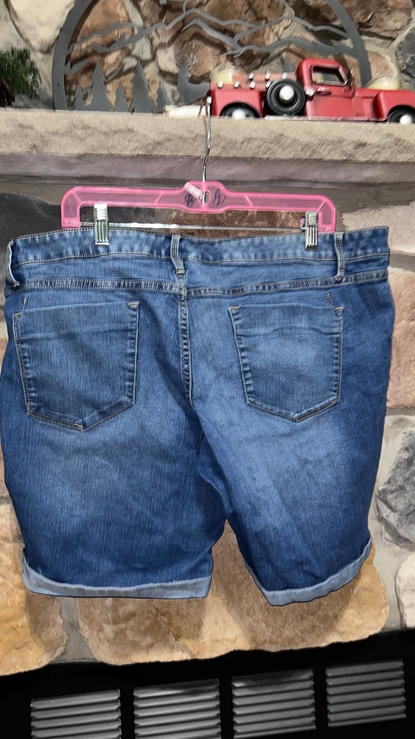 Woman’s size 18 shorts with stretch thrifty pieces