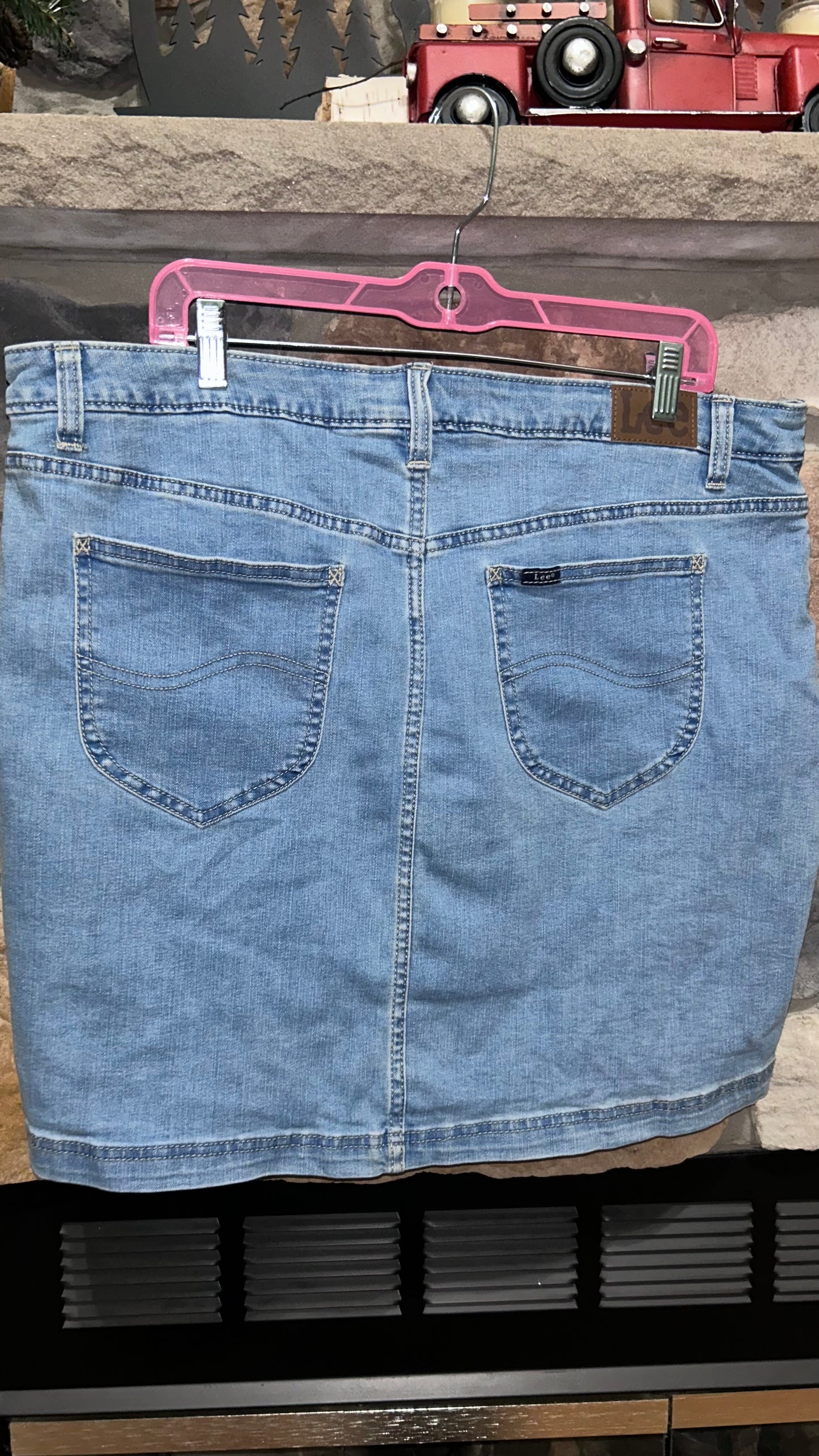 Woman’s size 20 skort with stretch