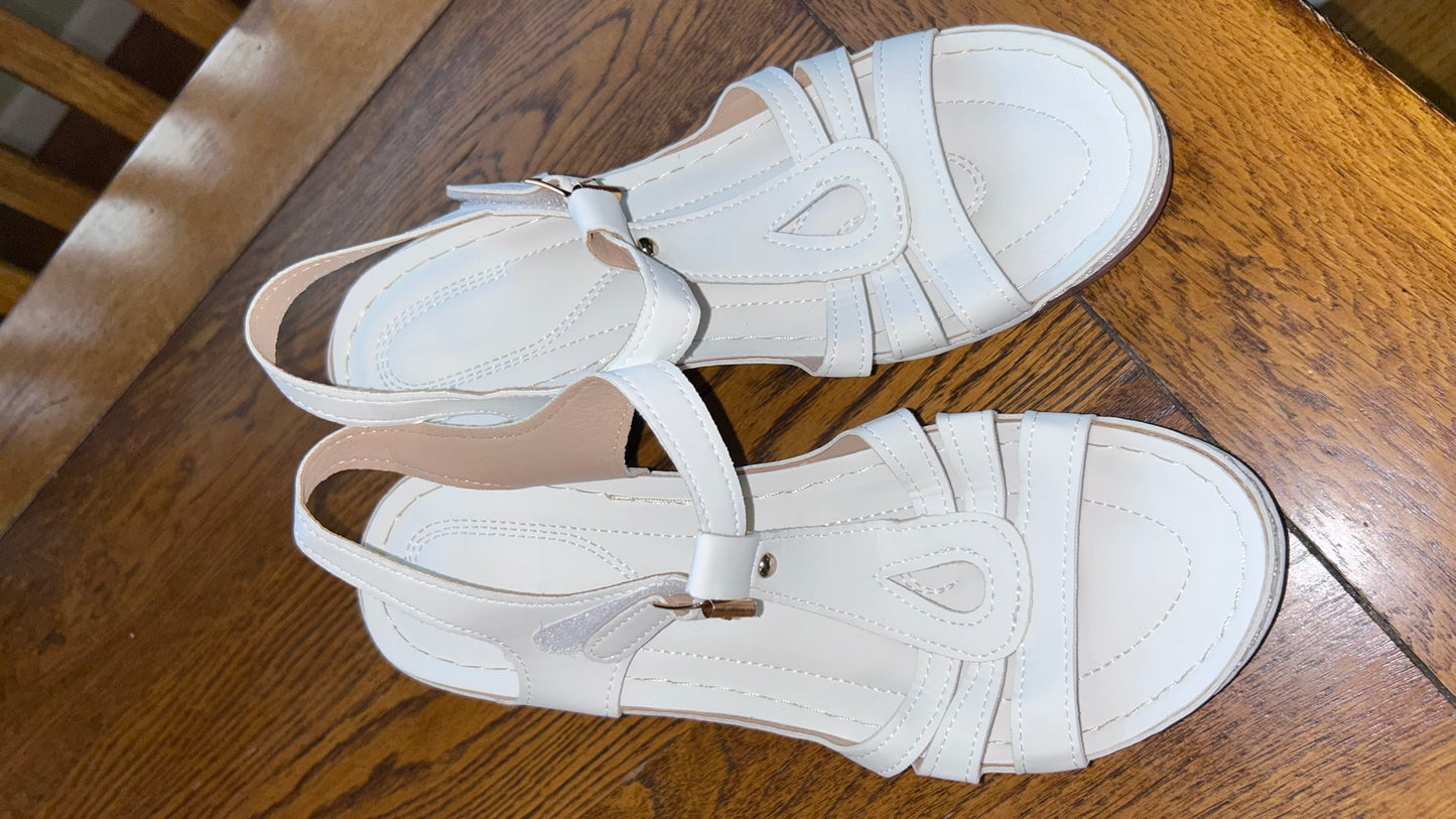 Woman’s size 10 shoes