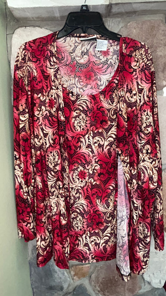 Women’s size 26/28 top with stretch thrifty piece